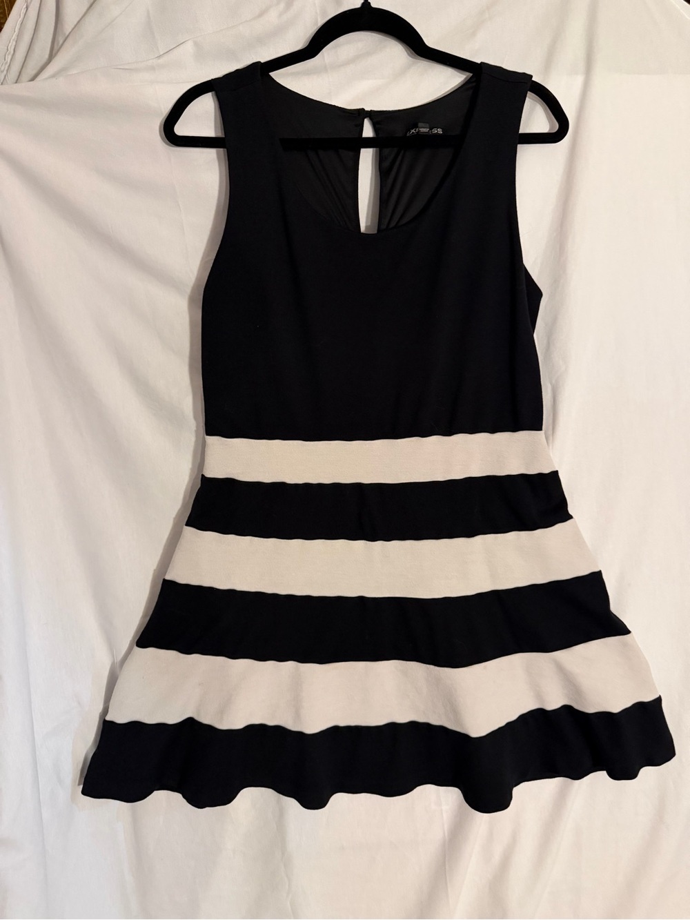 #552 Women’s Express Black and White Striped Sleeveless Fit & Flare Dress
